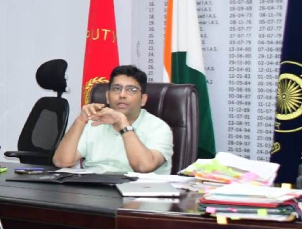 जिले में मतदाता सूची के विशेष गहन पुनरीक्षण का कार्य 100 प्रतिशत पूर्ण